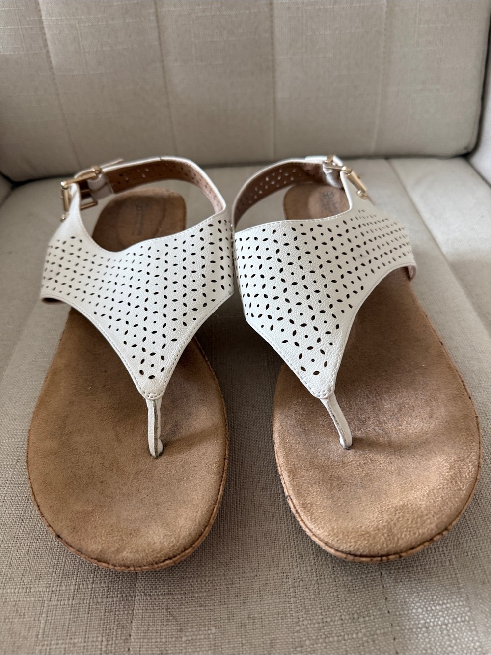 Giani Bernini White Perforated Thong Sandals